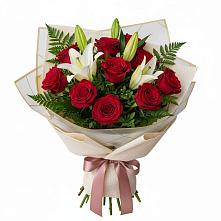 Букет цветов из:  Лилии и Розы в Первомайском Кировской области