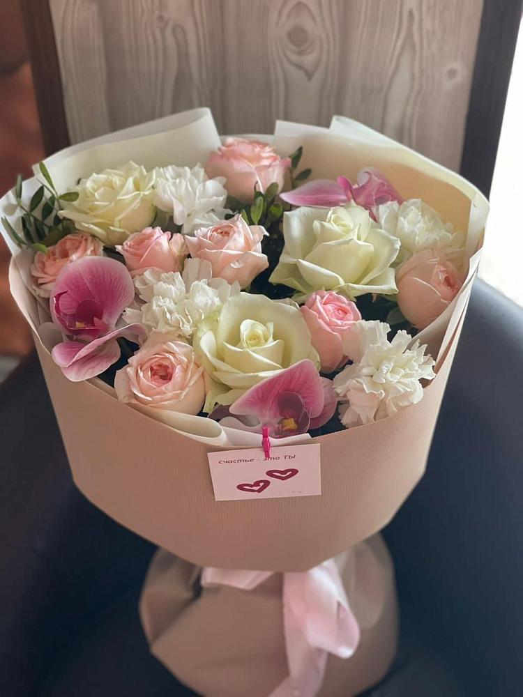 Букет цветов из: Орхидеи, Розы и Гвоздики в Первомайском Кировской области