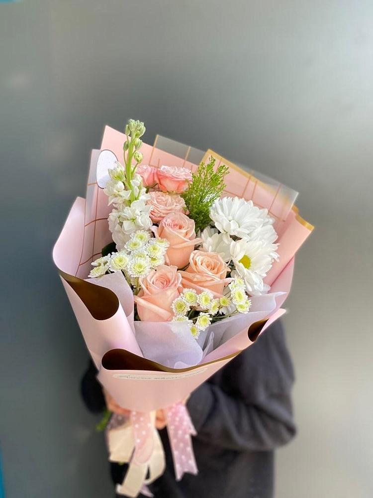 Букет цветов из: Хризантемы и Розы в Первомайском Кировской области