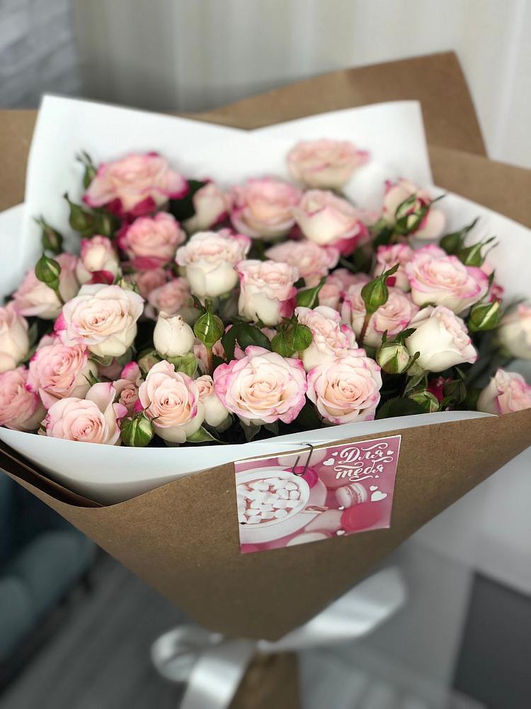 Букет цветов из: Розы в Первомайском Кировской области