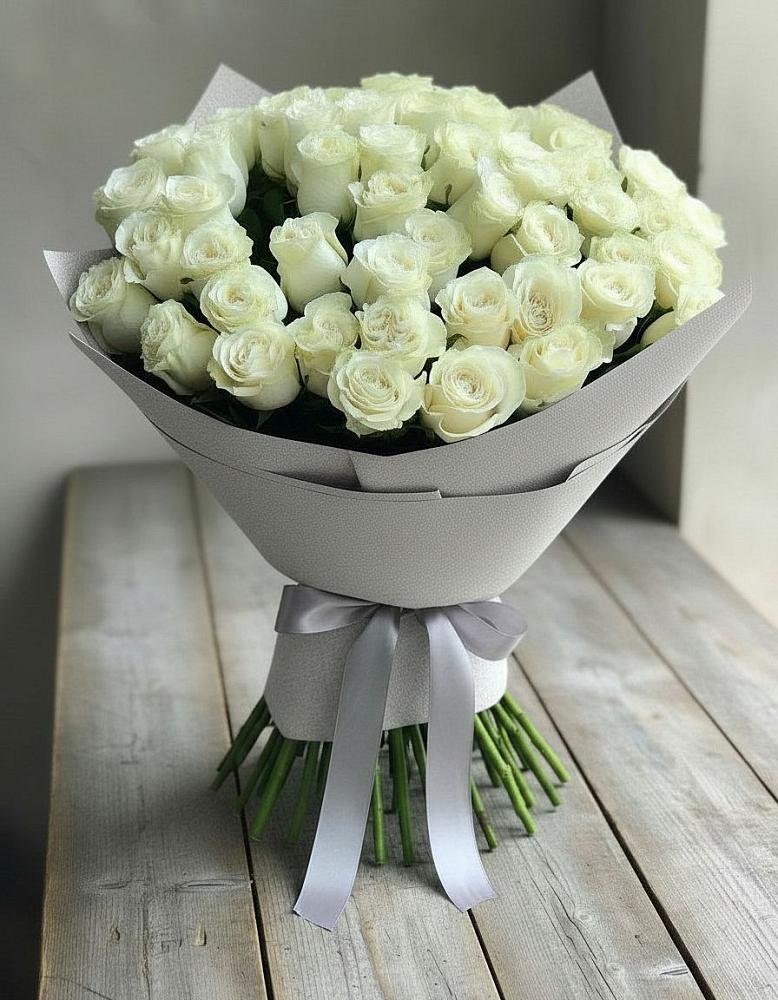Букет 35 Белых роз в Первомайском Кировской области