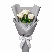Букет 3 белые розы в Первомайском Кировской области