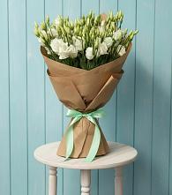 Букет цветов из:  Лизиантусы в Первомайском Кировской области