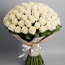 Букет 101 беля роза Белоснежка в Первомайском Кировской области