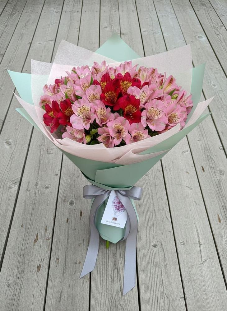 Букет цветов из: Альстромерии в Первомайском Кировской области