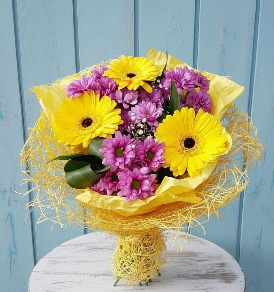 Букет цветов из: Хризантемы и Герберы в Первомайском Кировской области