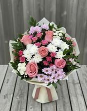 Букет цветов из:  Альстромерии, Гвоздики, Розы и Хризантемы в Первомайском Кировской области