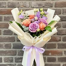 Букет цветов из:  Лизиантусы и Розы #REPLACE_PRED# Первомайском Кировской области