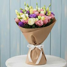 Букет цветов из:  Лизиантусы в Первомайском Кировской области