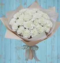 Букет цветов из:  Гвоздики в Первомайском Кировской области