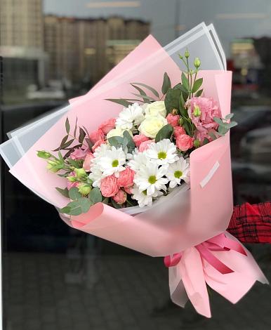 Букет цветов из: Розы, Лизиантусы и Хризантемы в Первомайском Кировской области